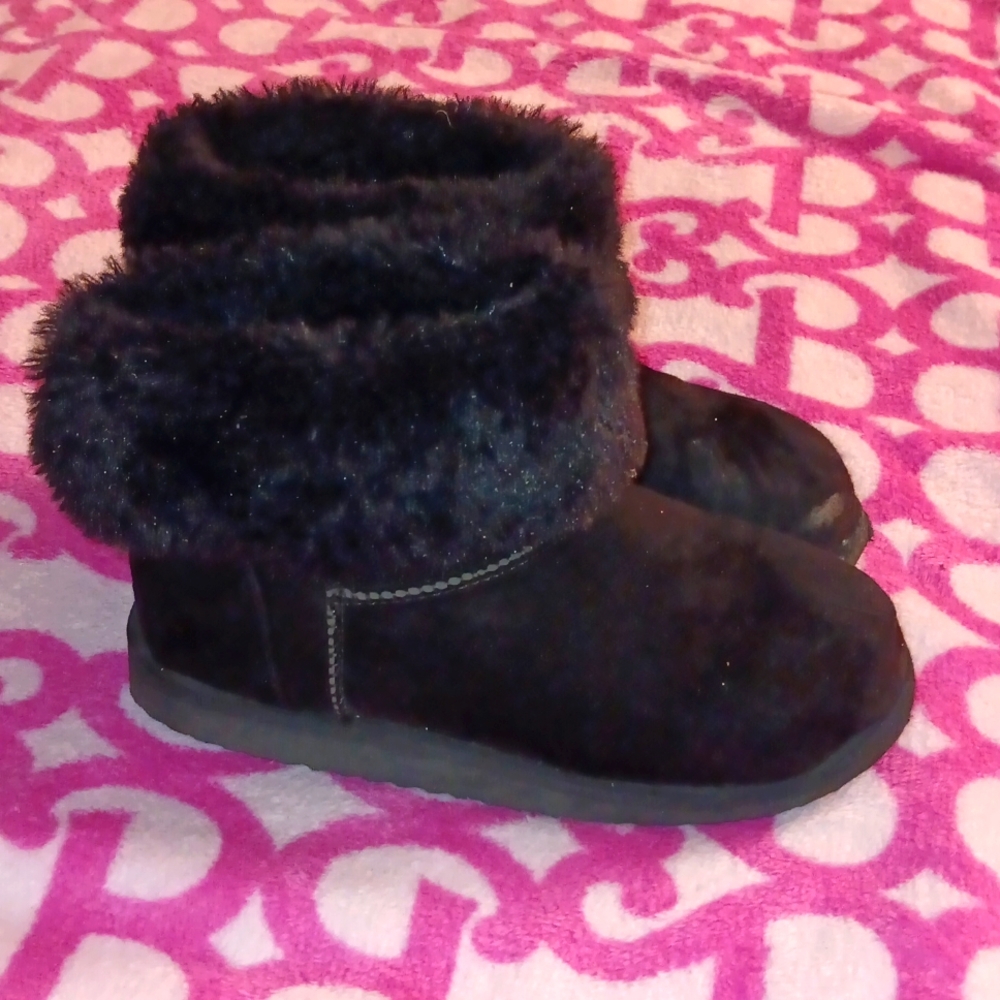 Black boots